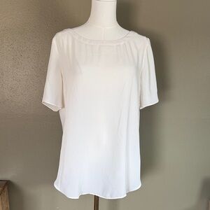 Banana Republic White Short Sleeve Women's Flowy pretty Top size medium